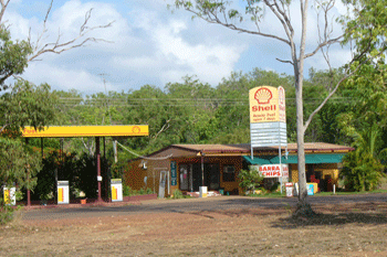 Acacia fuel stop / cafe  on the Stuart Highway  |  Credits RAB