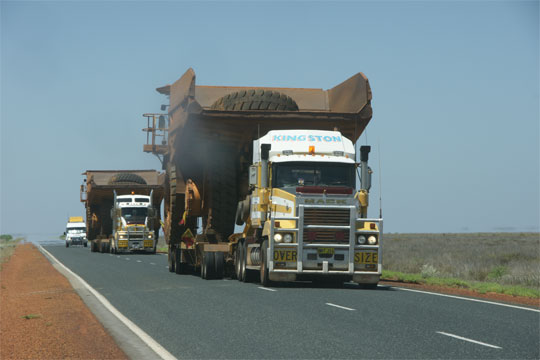 Broome to Port Hedland oncoming truckd | Credits MBrouwer